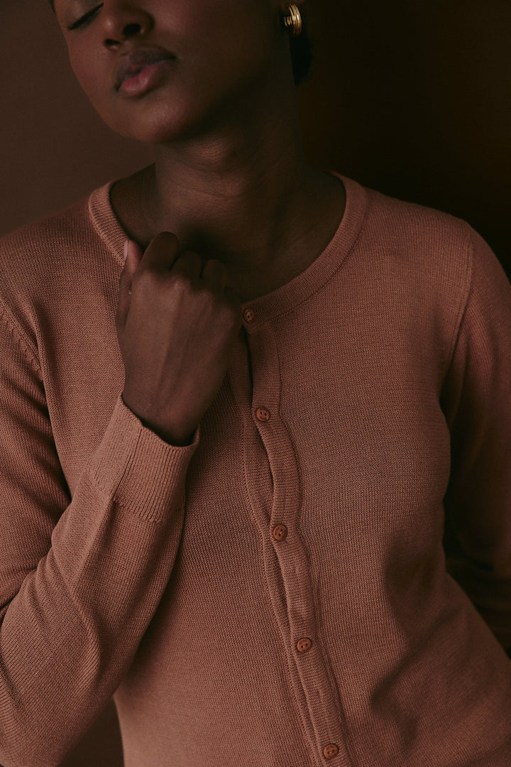 CREW NECK SWEATER MOCCA