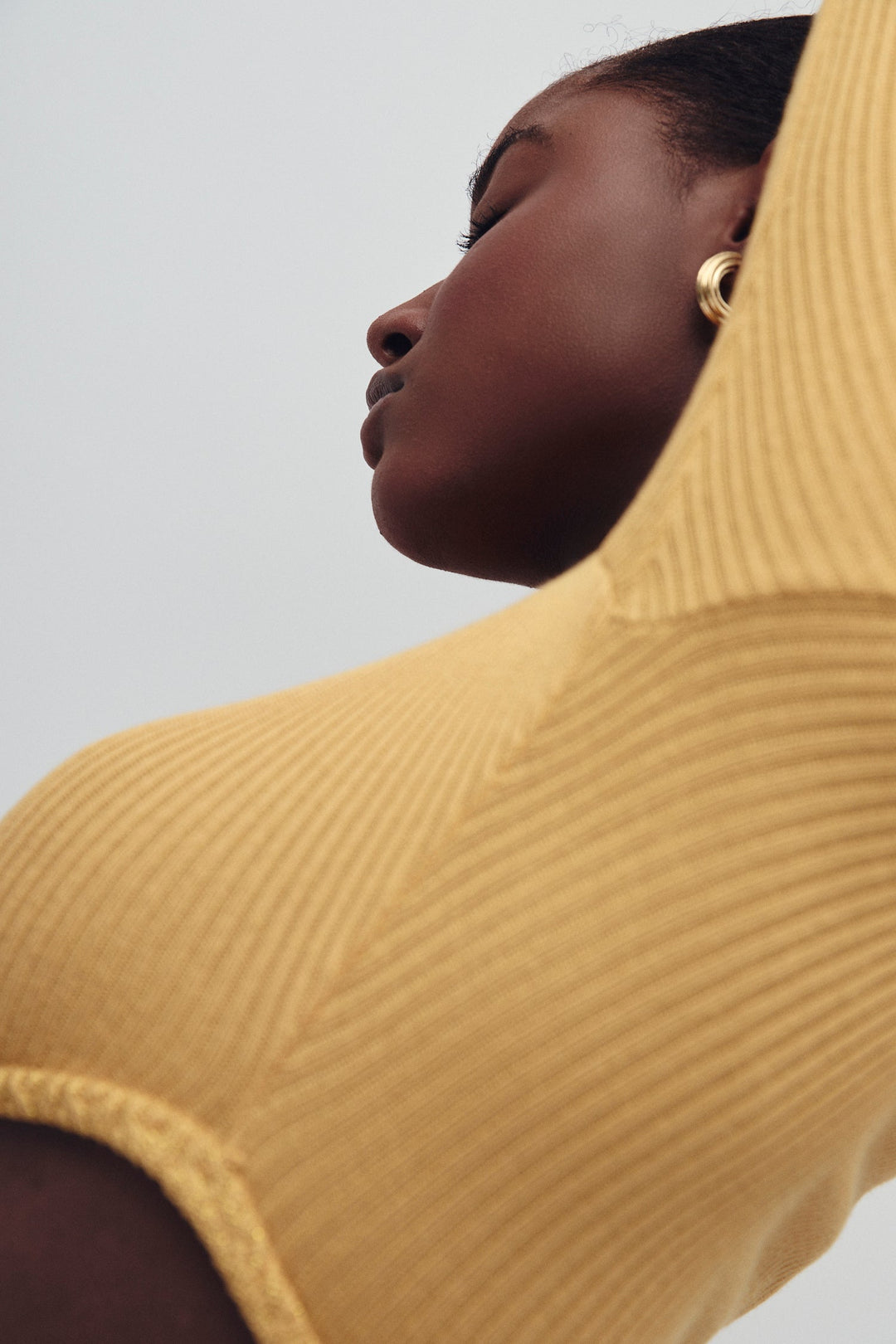 SUTTON KLEID AMBER GOLD