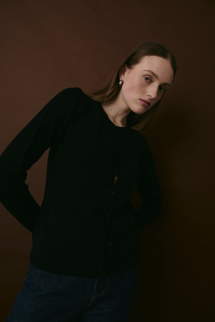 CREW NECK SWEATER SCHWARZ